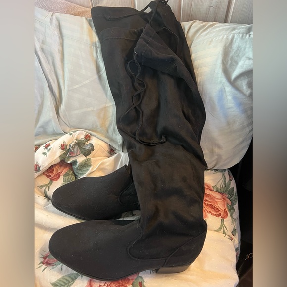 Just fab tall, black boots - Picture 1 of 5